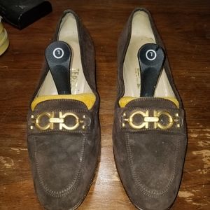 Vintage Salvatore Ferragamo Suede leather pumps